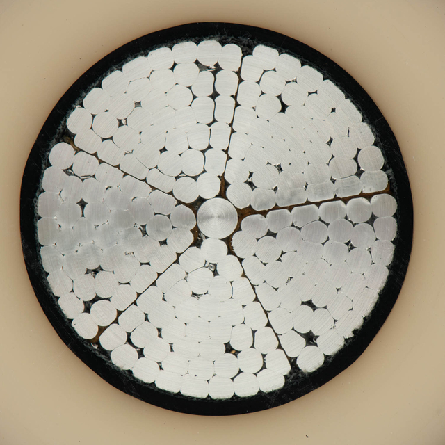 XLPE موصل الألمنيوم المعزول مع الأسلاك النحاسية لكابل الطاقة تحت الأرض مقاوم للماء